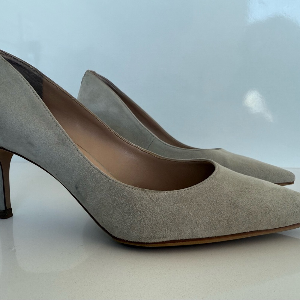 Lauren Ralph Lauren Gray-Beige Suede Pumps